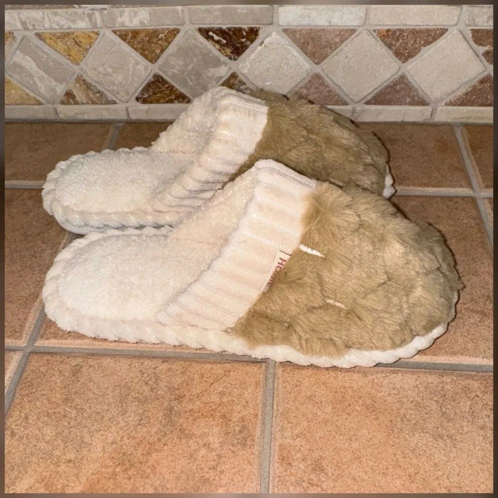 🆕🌟Slippers🌟 - Picture 6 of 10